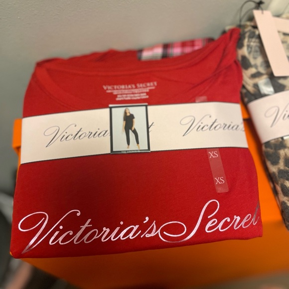Victoria’s Secret the lounge PJs - Picture 3 of 5